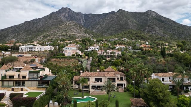 Villa/Maison de 6 chambres à louer à Marbella avec piscine garage - 18 000 € (Ref: 9762158)