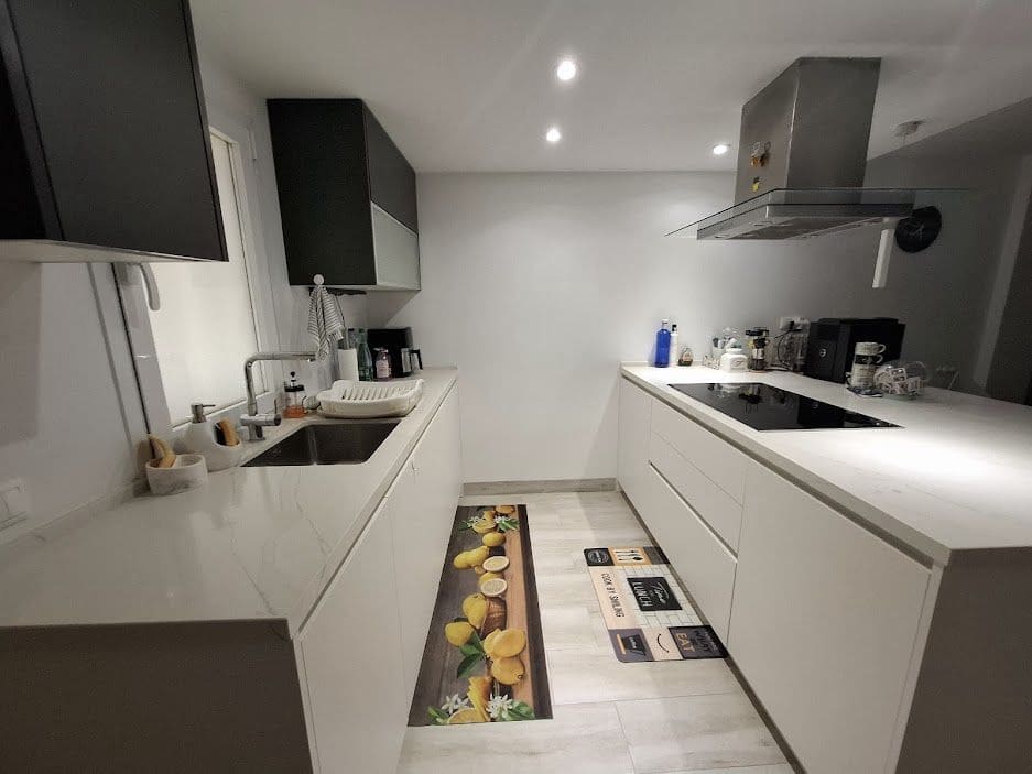 3 bedroom Apartment for sale in Marbella with pool - € 565,000 (Ref: 9770828)