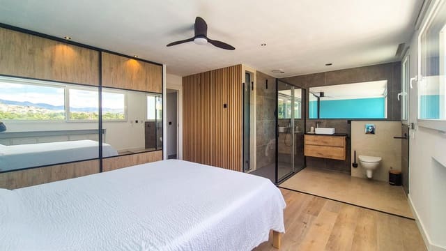 5 sypialnia Dom szeregowy na sprzedaż w La Cala de Mijas, Mijas z basenem garażem - 875 000 € (Ref: 9773292)