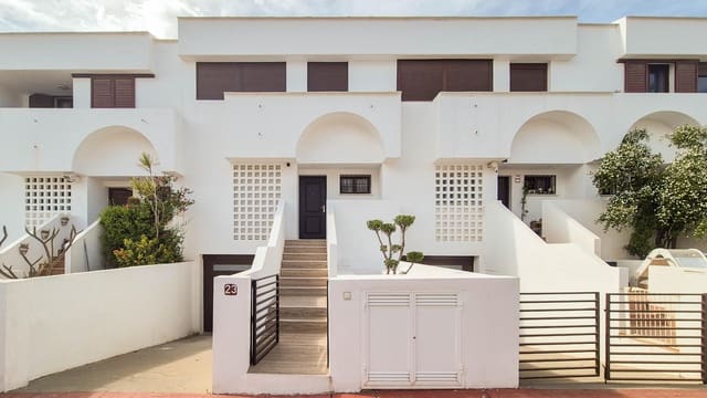 5 sypialnia Dom szeregowy na sprzedaż w La Cala de Mijas, Mijas z basenem garażem - 875 000 € (Ref: 9773292)