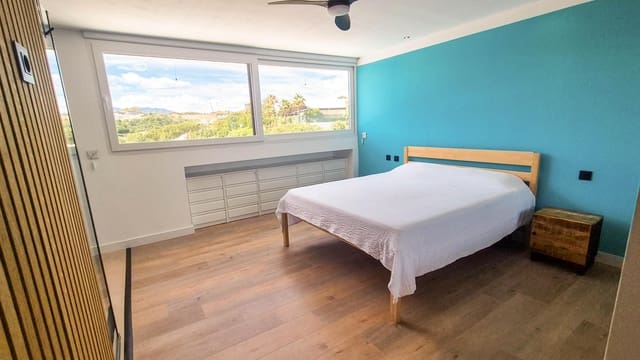 5 sypialnia Dom szeregowy na sprzedaż w La Cala de Mijas, Mijas z basenem garażem - 875 000 € (Ref: 9773292)