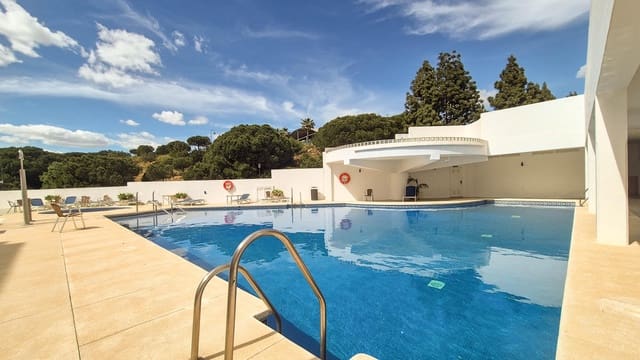 5 sypialnia Dom szeregowy na sprzedaż w La Cala de Mijas, Mijas z basenem garażem - 825 000 € (Ref: 9773292)