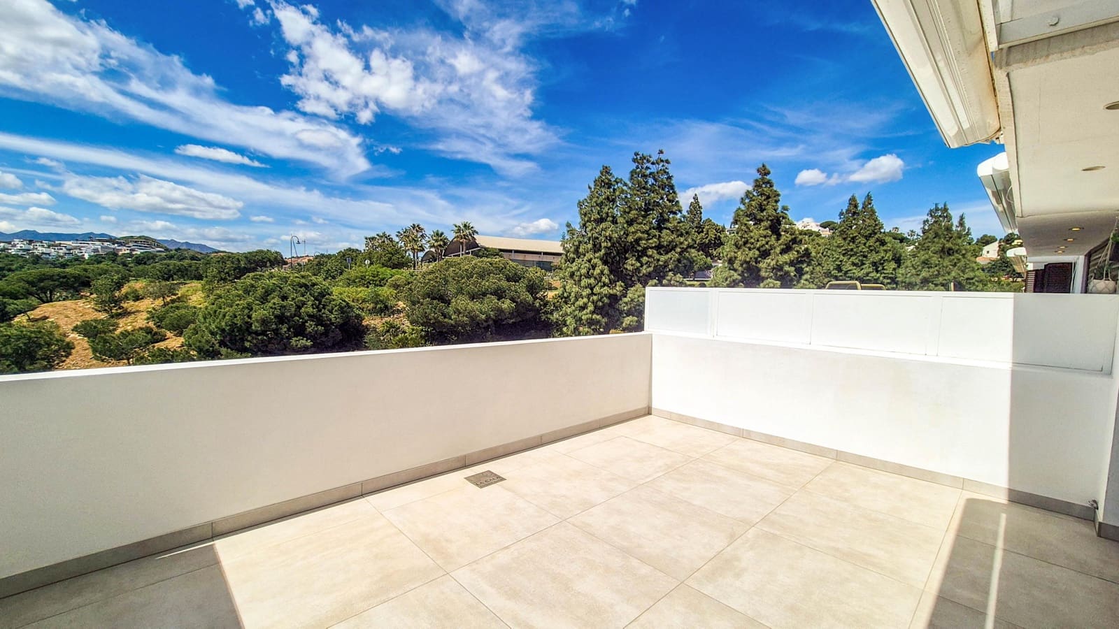 5 bedroom Terraced Villa for sale in La Cala de Mijas with pool garage - € 825,000 (Ref: 9773292)