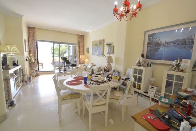 Apartamento de 2 habitaciones en Elviria, Marbella en venta con piscina garaje - 375.000 € (Ref: 9778363)