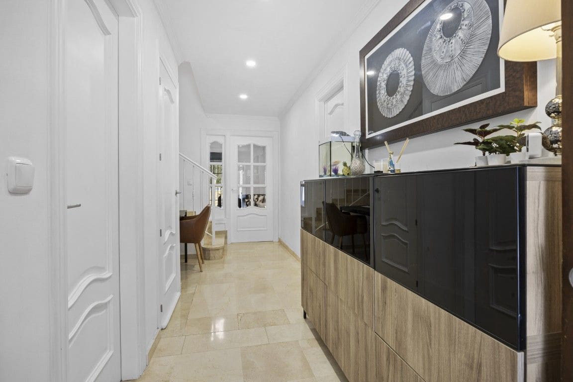 3 soverom Rekkehus til salgs i Marbella med svømmebasseng - € 849 000 (Ref: 9791265)