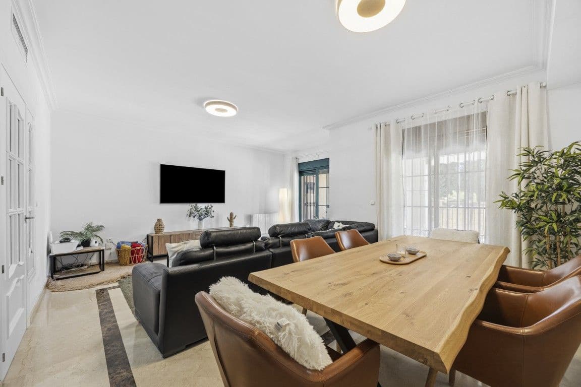 3 soverom Rekkehus til salgs i Marbella med svømmebasseng - € 849 000 (Ref: 9791265)