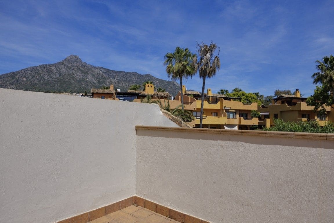 3 soverom Rekkehus til salgs i Marbella med svømmebasseng - € 849 000 (Ref: 9791265)