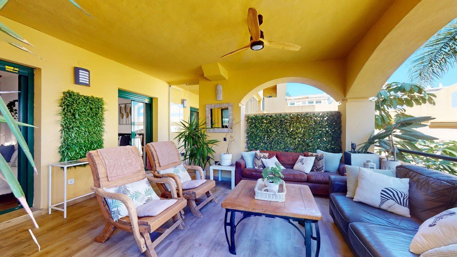 3 sypialnia Apartament na sprzedaż w Marbella z basenem - 685 000 € (Ref: 9794899)