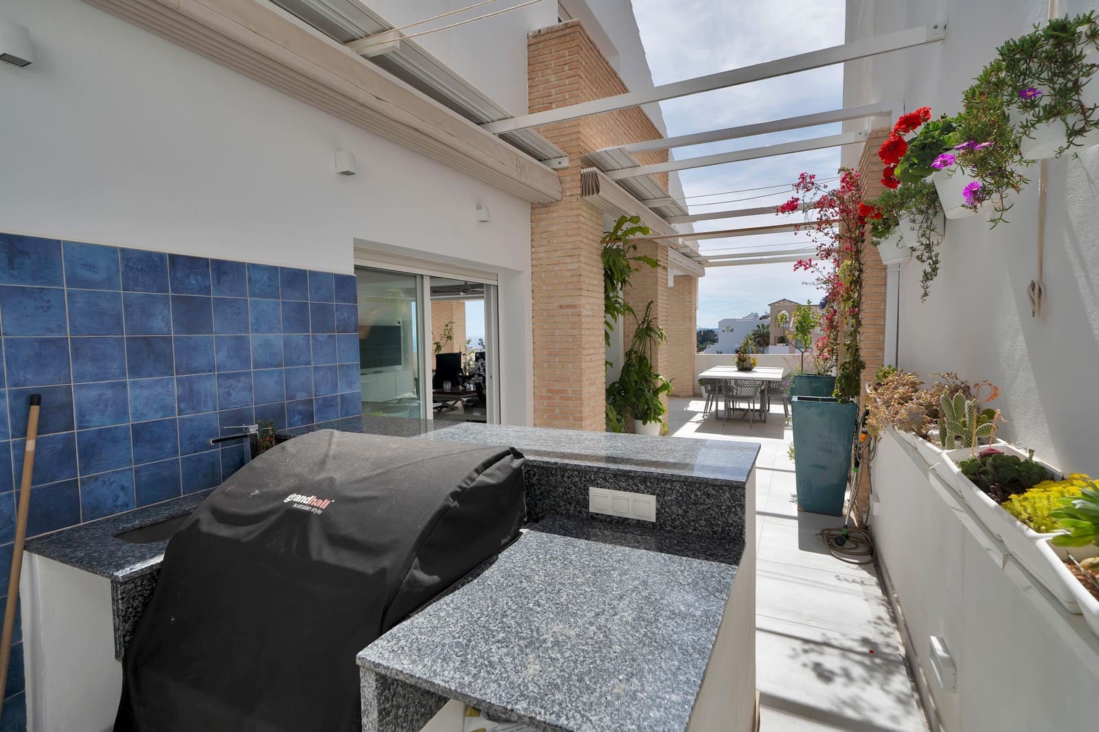 3 makuuhuone Huvila myytävänä paikassa Torremuelle mukana uima-altaan - 1 200 000 € (Ref: 9806661)