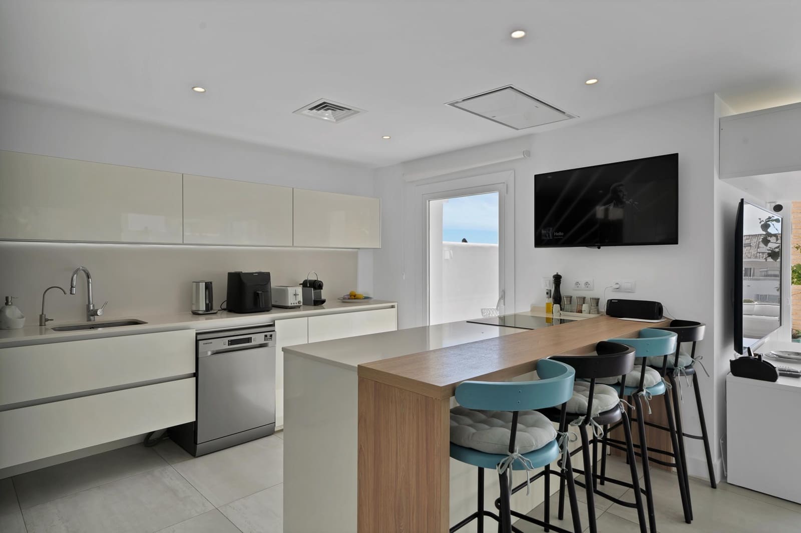 3 makuuhuone Huvila myytävänä paikassa Torremuelle mukana uima-altaan - 1 200 000 € (Ref: 9806661)