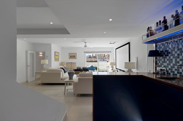 3 sovrum Villa till salu i Benalmádena med pool garage - 1 150 000 € (Ref: 9806661)
