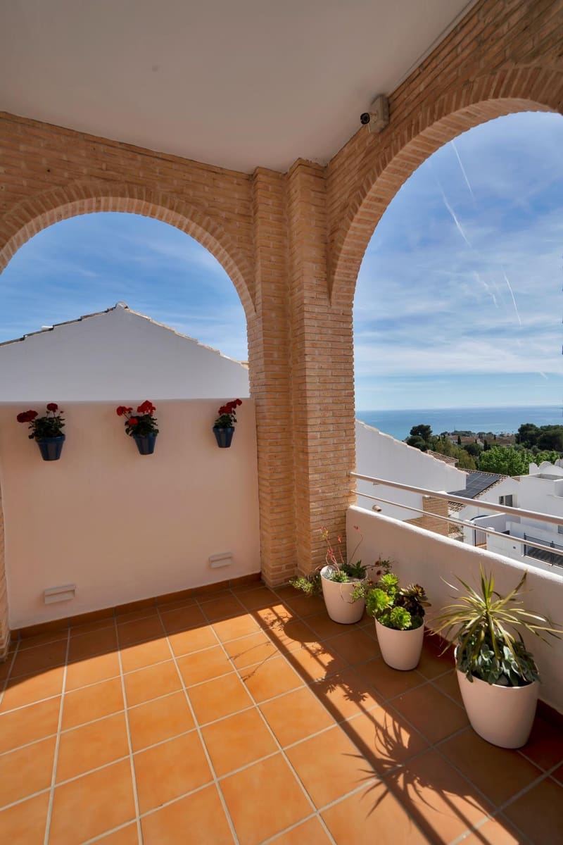 3 bedroom Villa for sale in Benalmadena with pool garage - € 1,150,000 (Ref: 9806661)