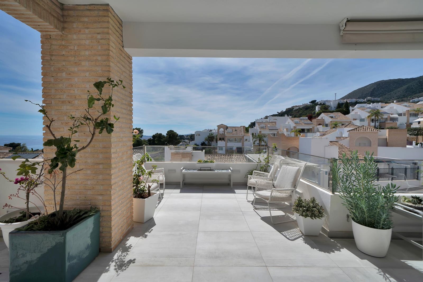 3 bedroom Villa for sale in Benalmadena with pool garage - € 1,150,000 (Ref: 9806661)