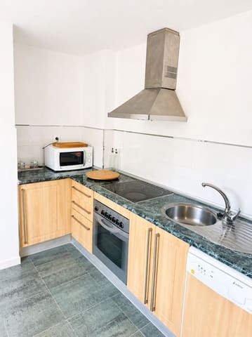 2 soverom Leilighet til leie i Marbella med svømmebasseng garasje - € 1 750 (Ref: 9806662)