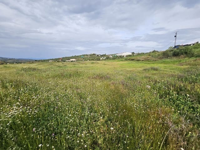 Ubebygd land til salgs i Tolox - € 700 000 (Ref: 9820400)