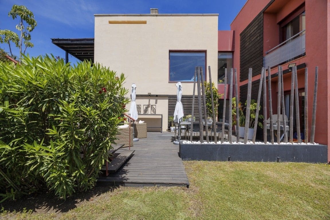 3 soveværelse Villa til salg i Los Flamingos med swimmingpool garage - € 585.000 (Ref: 9825052)