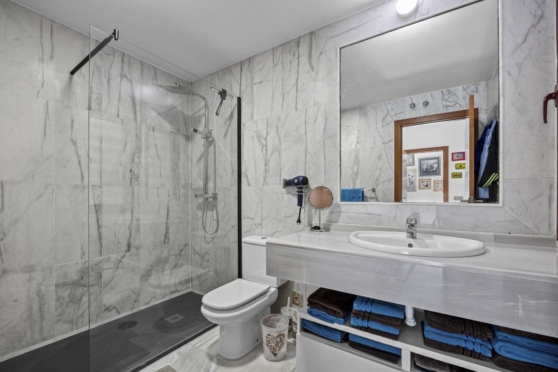 3 soveværelse Villa til salg i Los Flamingos med swimmingpool garage - € 585.000 (Ref: 9825052)