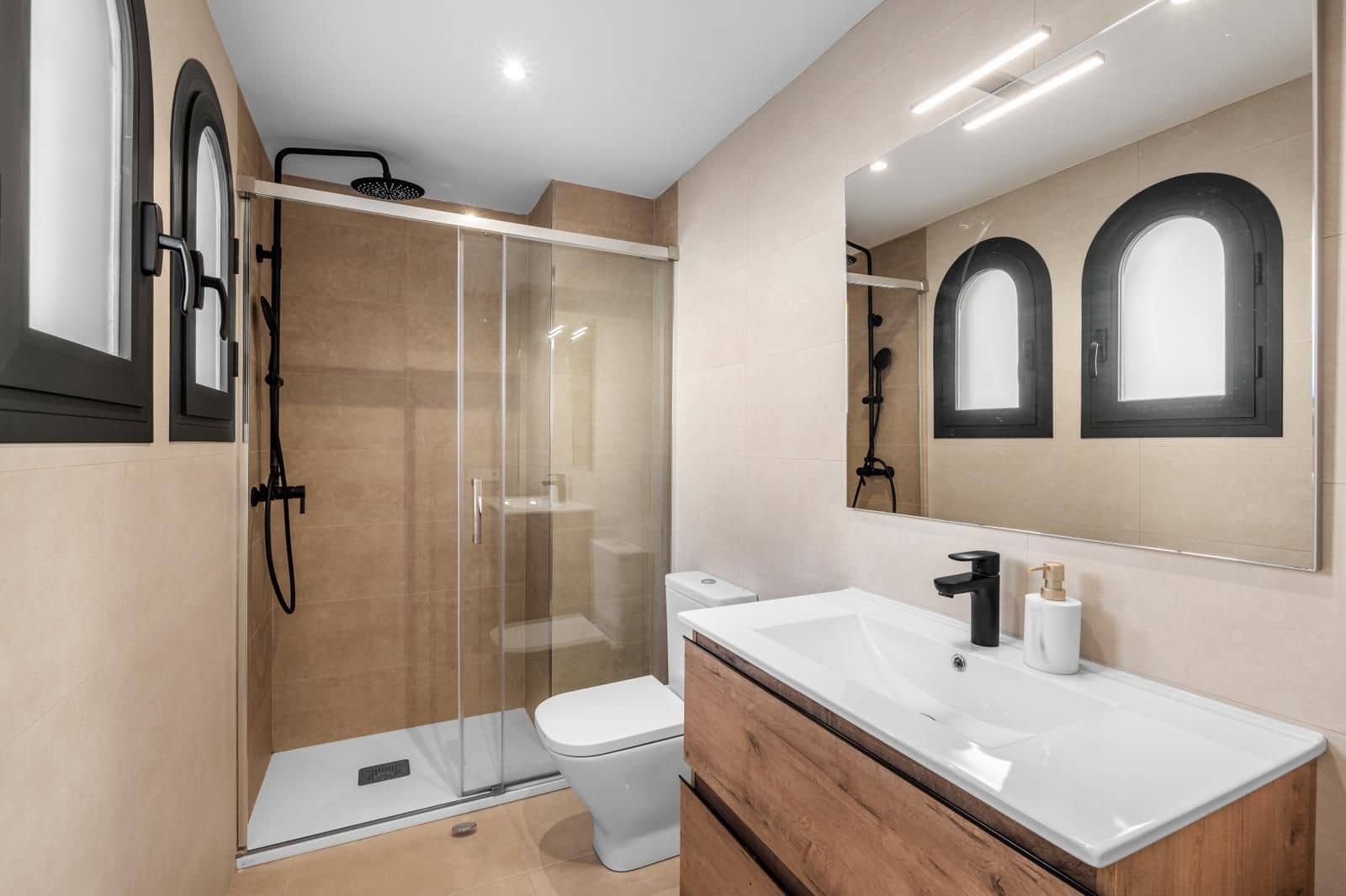 3 camera da letto Villetta a Schiera in vendita in El Paraiso con piscina - 599.000 € (Rif: 9825053)