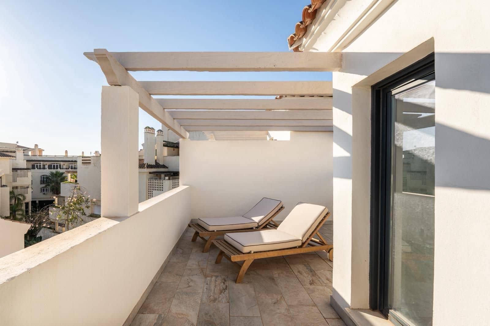3 camera da letto Villetta a Schiera in vendita in El Paraiso con piscina - 599.000 € (Rif: 9825053)