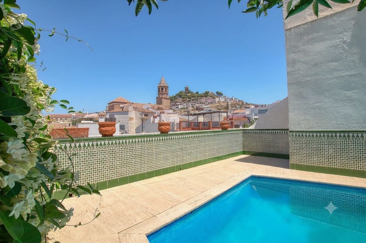12 sovrum Radhus till salu i Velez-Malaga med pool - 1 100 000 € (Ref: 9831921)