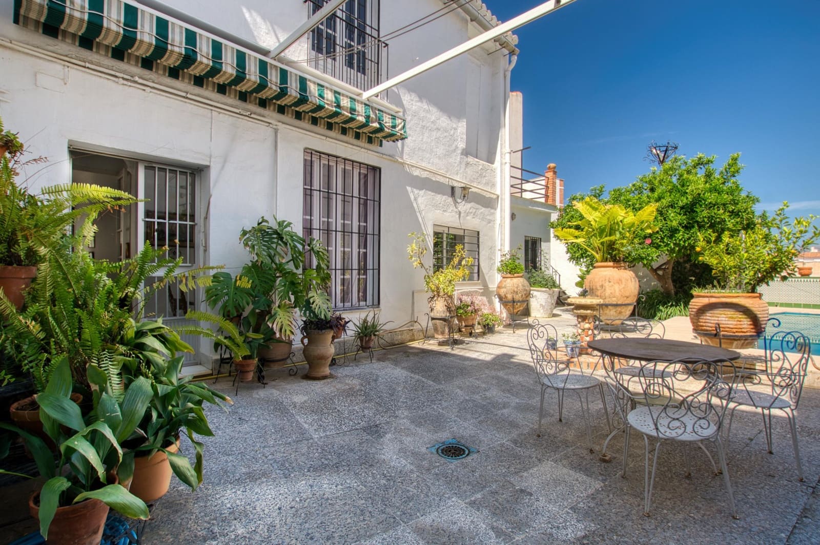 12 sovrum Radhus till salu i Velez-Malaga med pool - 1 100 000 € (Ref: 9831921)