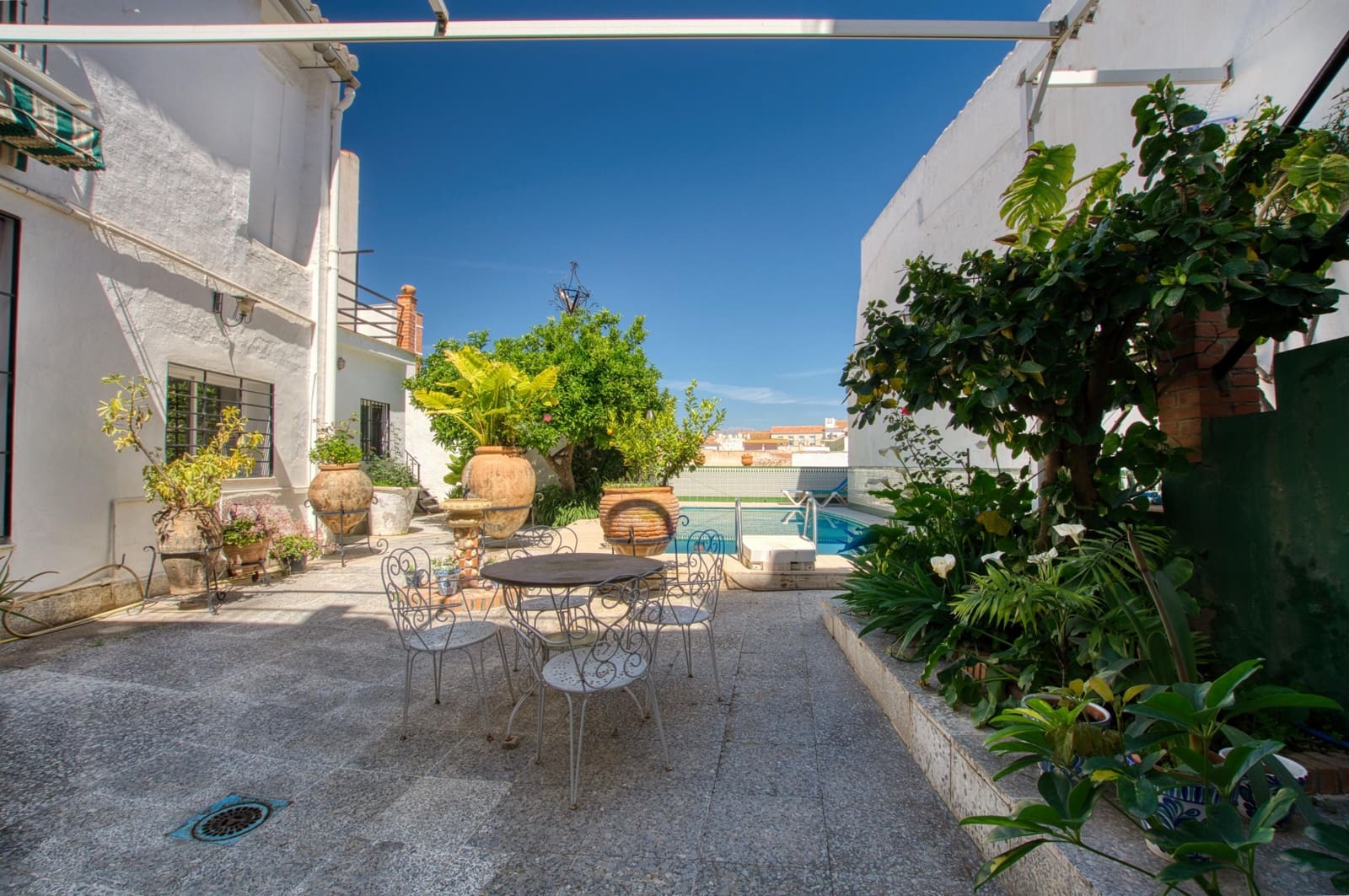 12 sovrum Radhus till salu i Velez-Malaga med pool - 1 100 000 € (Ref: 9831921)