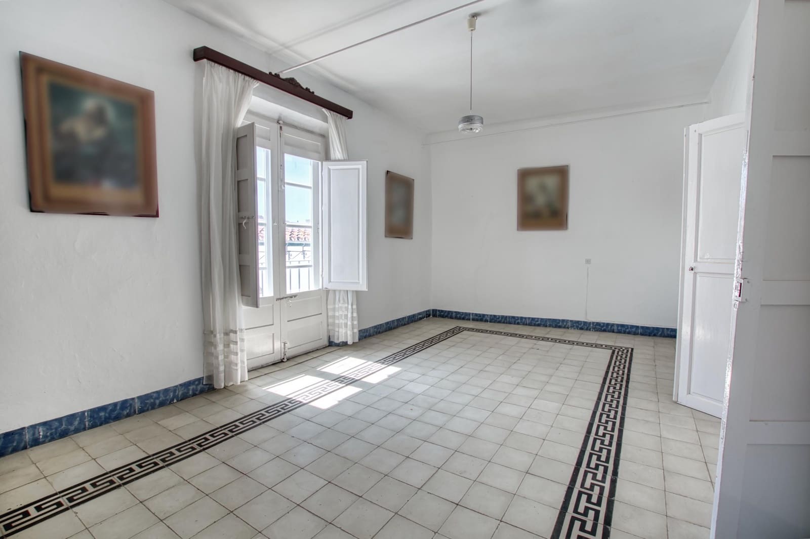 12 sovrum Radhus till salu i Velez-Malaga med pool - 1 100 000 € (Ref: 9831921)