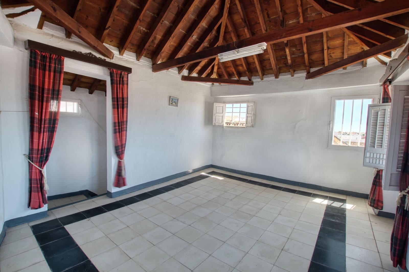 12 sovrum Radhus till salu i Velez-Malaga med pool - 1 100 000 € (Ref: 9831921)