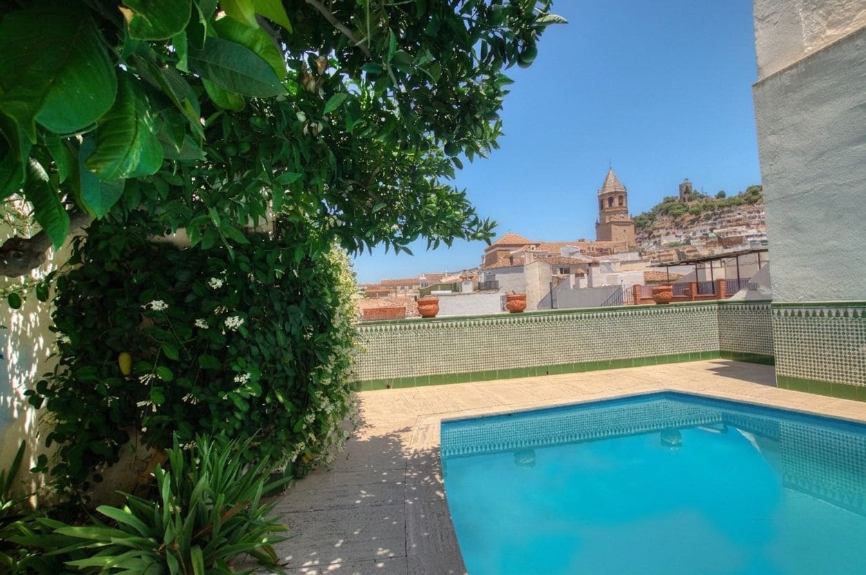 12 sovrum Radhus till salu i Velez-Malaga med pool - 1 100 000 € (Ref: 9831921)