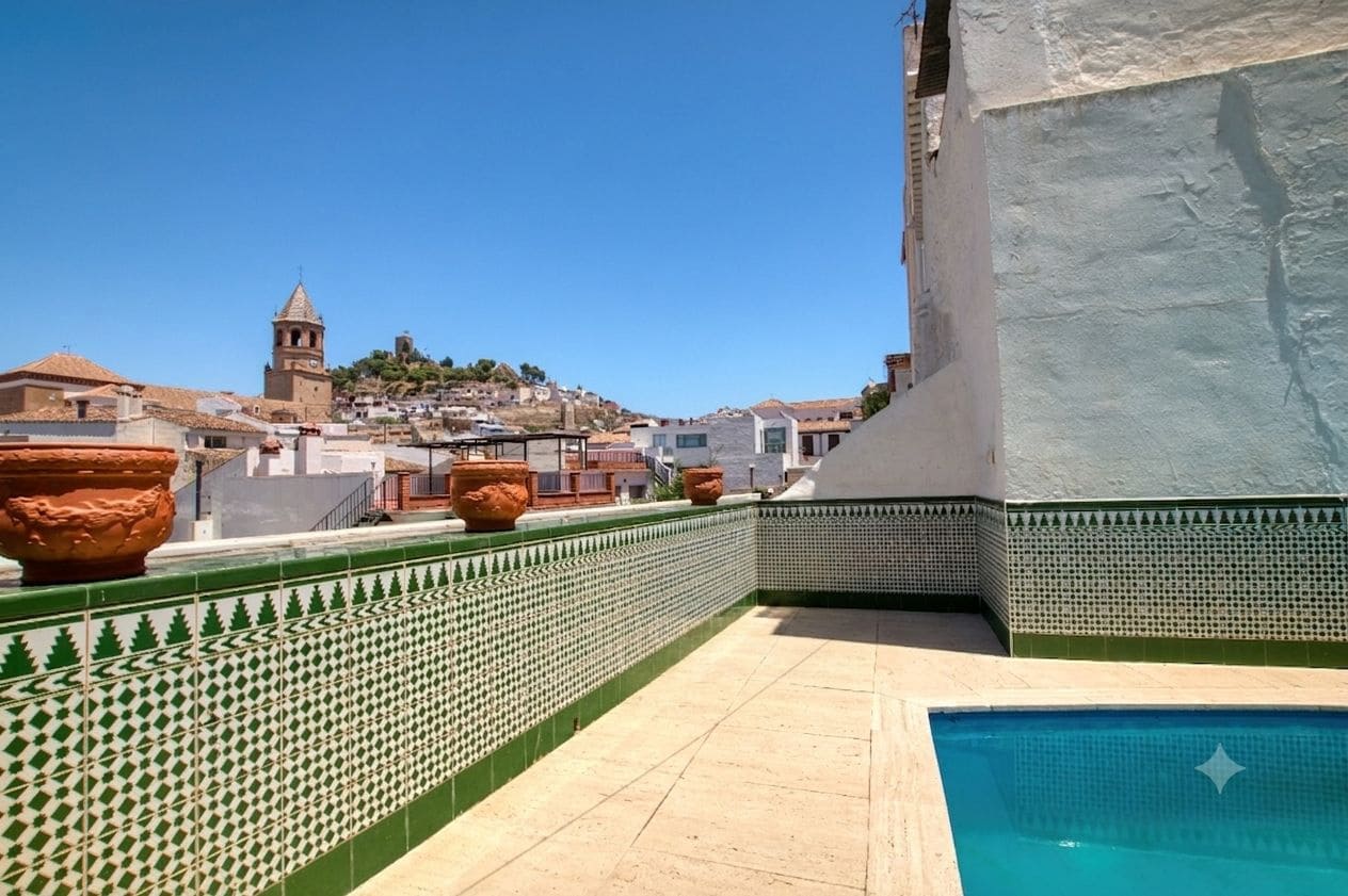 12 sovrum Radhus till salu i Velez-Malaga med pool - 1 100 000 € (Ref: 9831921)