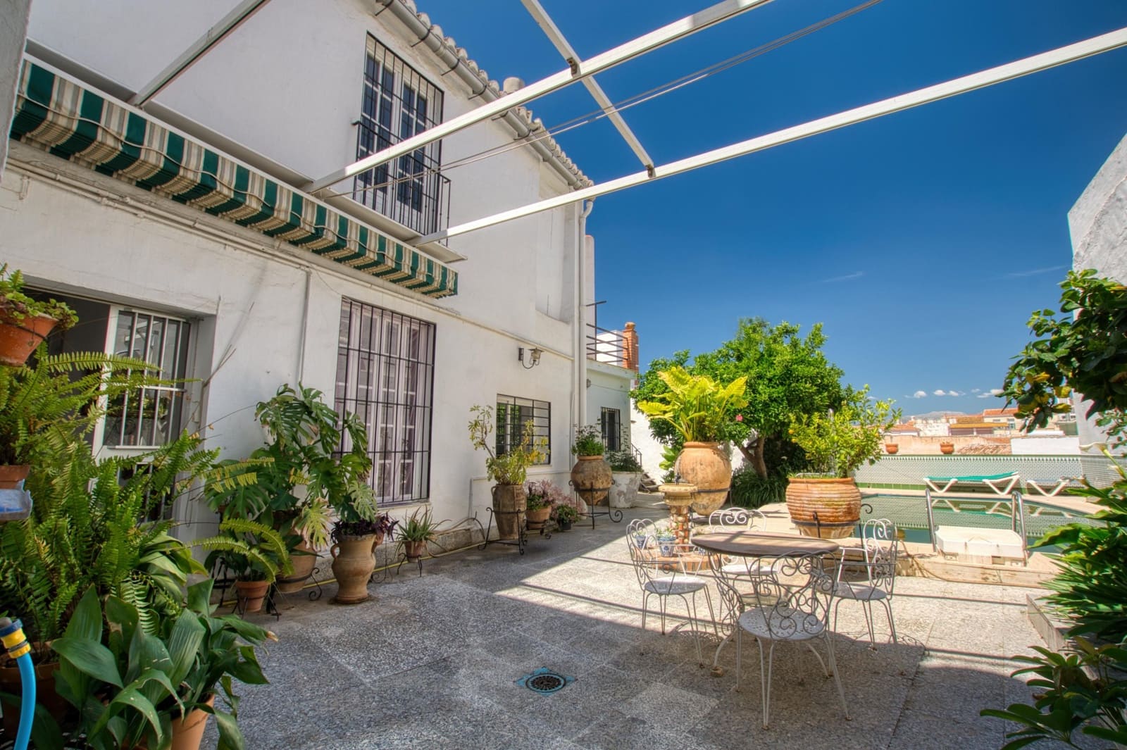 12 sovrum Radhus till salu i Velez-Malaga med pool - 1 100 000 € (Ref: 9831921)