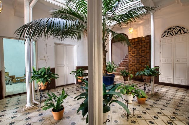 12 makuuhuone Rivitalo myytävänä paikassa Vélez-Málaga mukana uima-altaan - 1 100 000 € (Ref: 9831921)