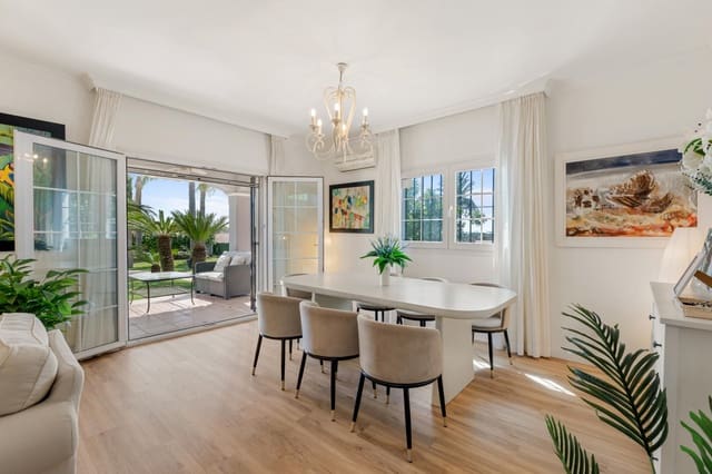 Chalet de 3 habitaciones en Atalaya-Isdabe, Estepona en venta con piscina garaje - 1.200.000 € (Ref: 9831922)