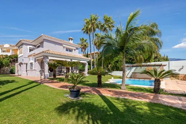 3 quarto Moradia para venda em Atalaya-Isdabe, Estepona com piscina garagem - 1 200 000 € (Ref: 9831922)