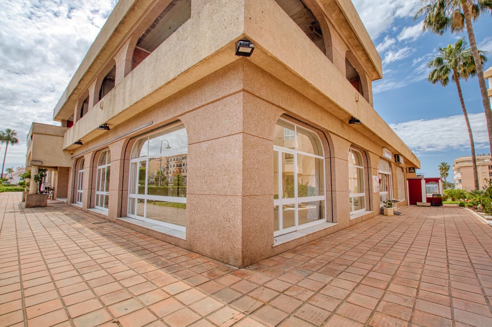 1 soveværelse Erhverv til salg i Torrox-Costa - € 850.000 (Ref: 9849635)