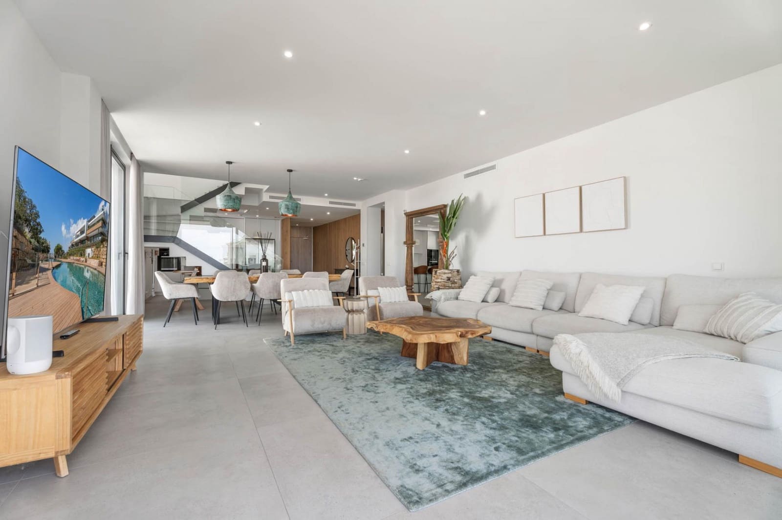3 bedroom Apartment for sale in Marbella with pool - € 2,200,000 (Ref: 9849636)