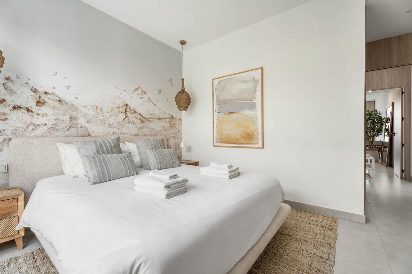 3 bedroom Apartment for sale in Marbella with pool - € 2,200,000 (Ref: 9849636)