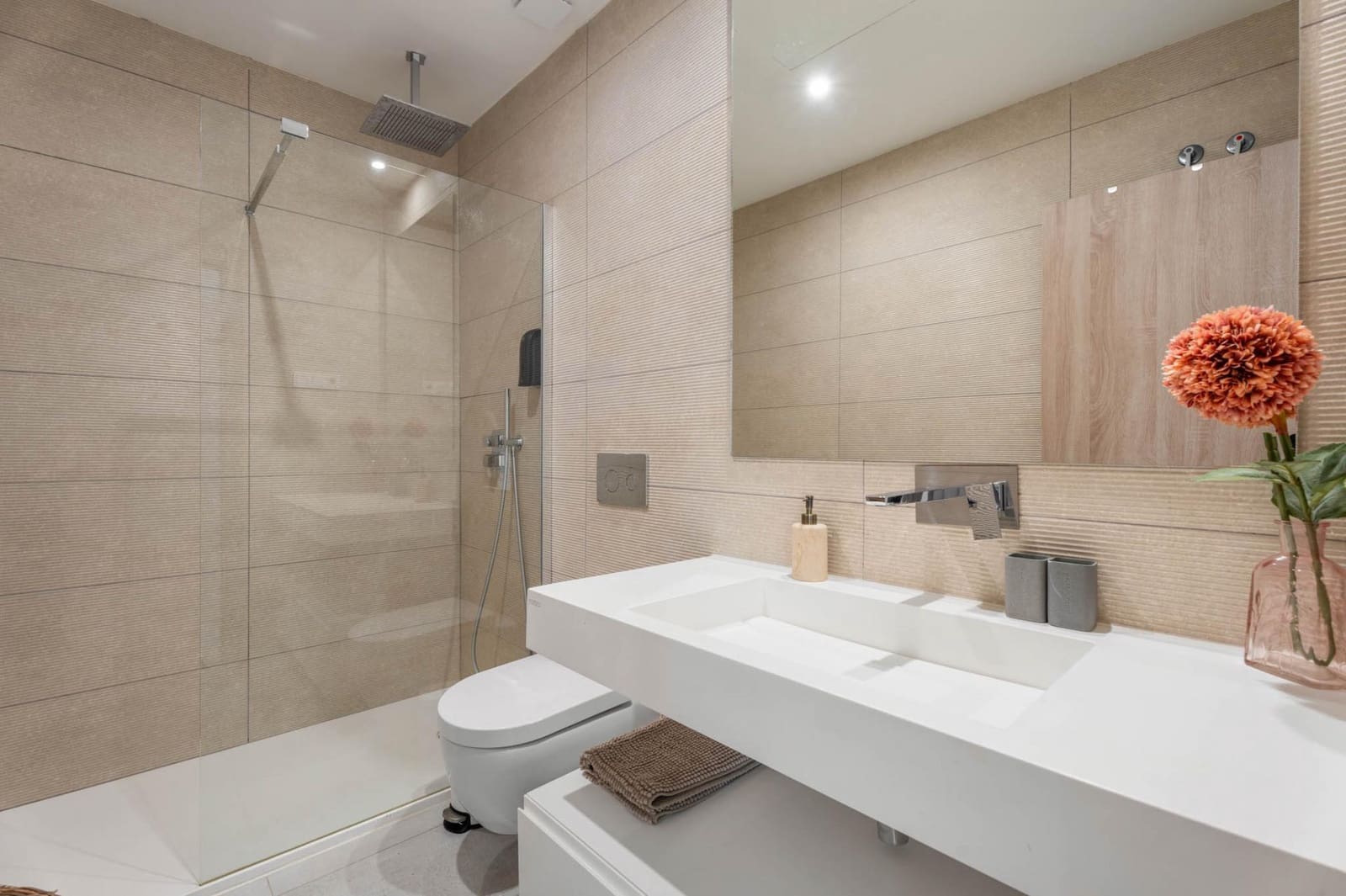 3 bedroom Apartment for sale in Marbella with pool - € 2,200,000 (Ref: 9849636)