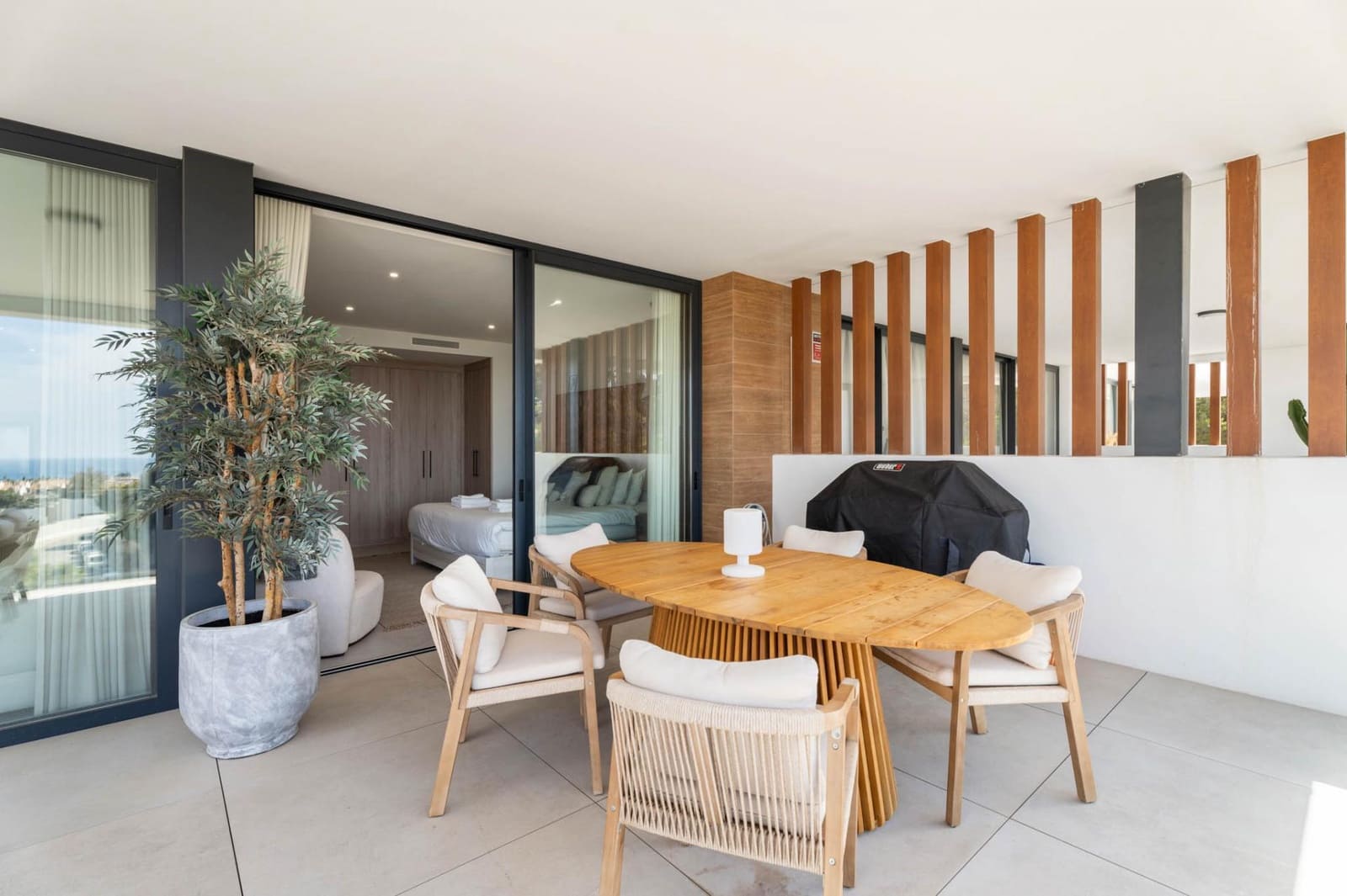 3 bedroom Apartment for sale in Marbella with pool - € 2,200,000 (Ref: 9849636)