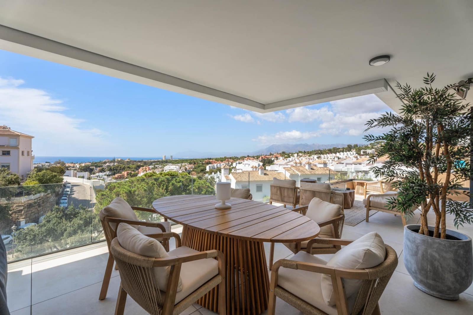 3 bedroom Apartment for sale in Marbella with pool - € 2,200,000 (Ref: 9849636)