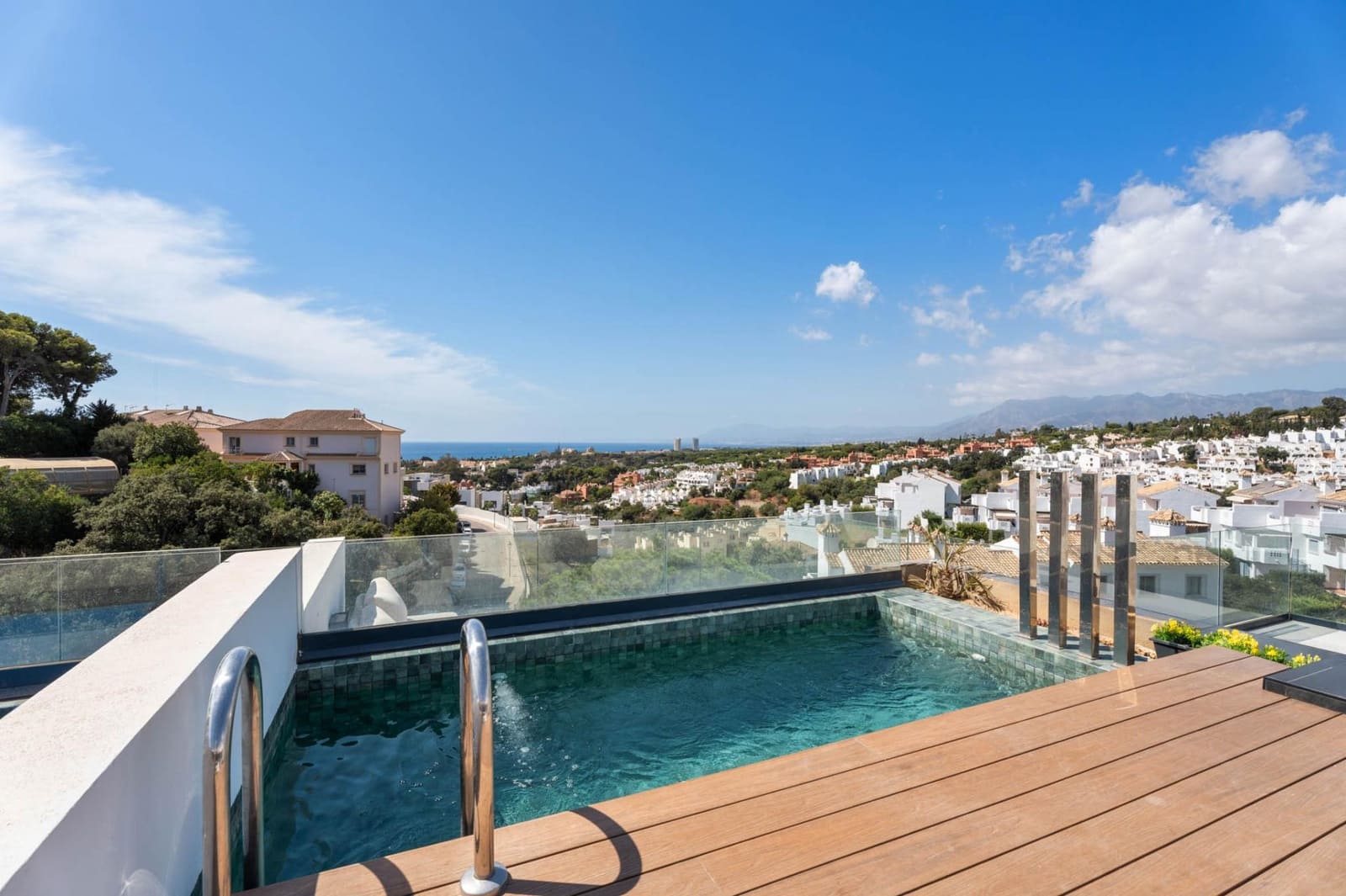 3 bedroom Apartment for sale in Marbella with pool - € 2,200,000 (Ref: 9849636)