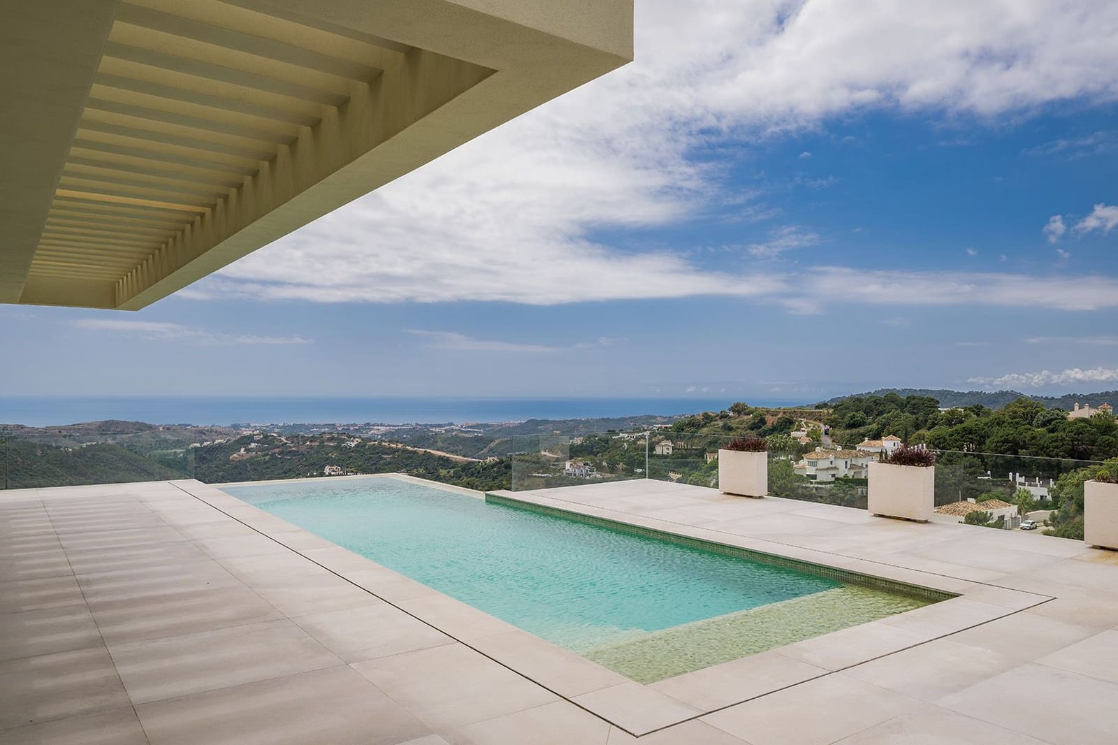 5 bedroom Villa for sale in Benahavis with pool - € 4,150,000 (Ref: 9849637)