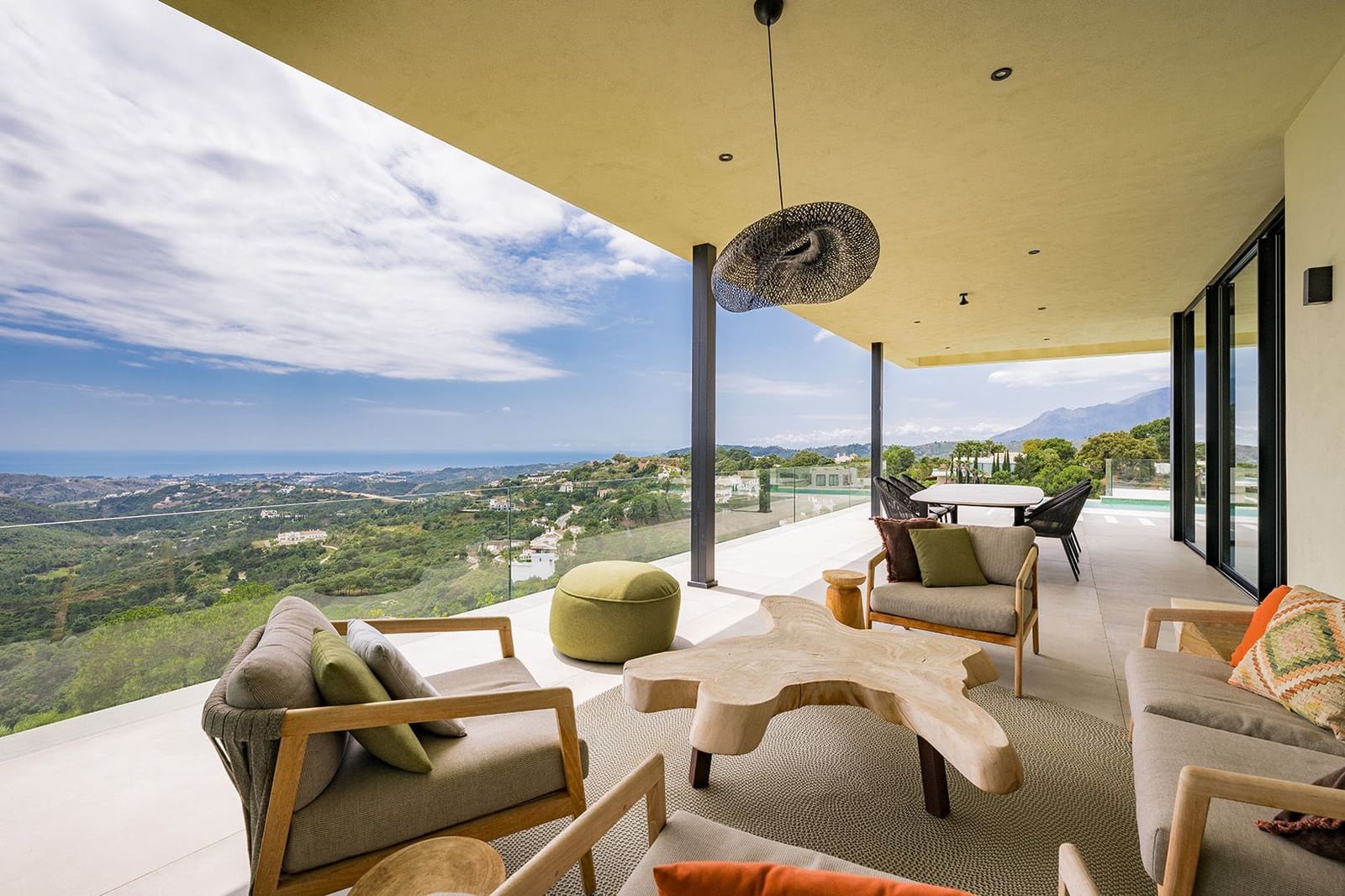 5 bedroom Villa for sale in Benahavis with pool - € 4,150,000 (Ref: 9849637)
