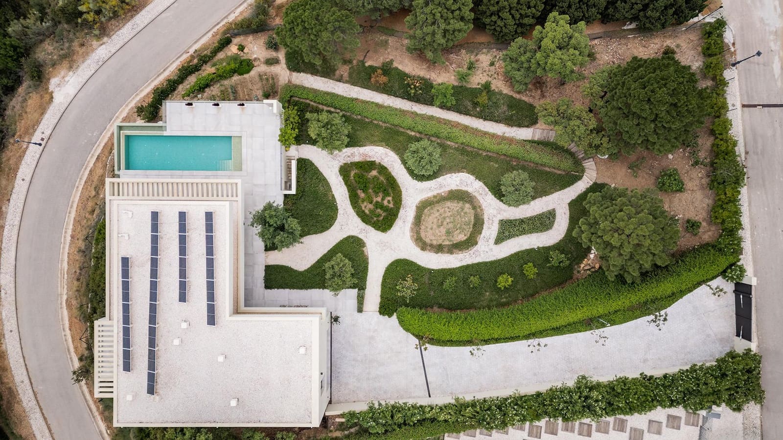 5 bedroom Villa for sale in Benahavis with pool - € 4,150,000 (Ref: 9849637)