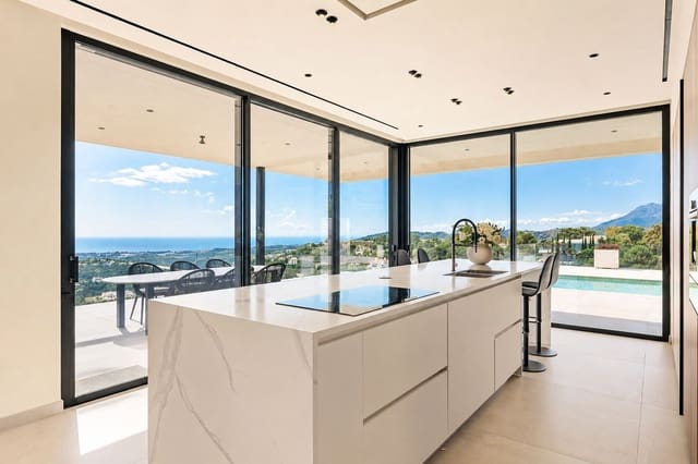 5 bedroom Villa for sale in Benahavís with pool garage - € 4,150,000 (Ref: 9849637)
