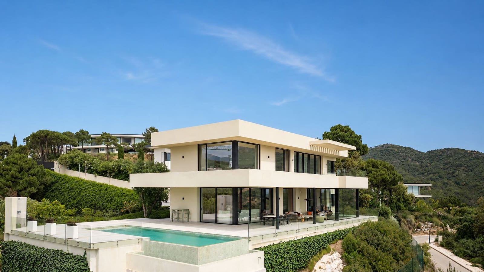 5 bedroom Villa for sale in Benahavis with pool garage - € 4,150,000 (Ref: 9849637)