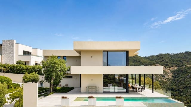 5 bedroom Villa for sale in Benahavís with pool garage - € 4,150,000 (Ref: 9849637)