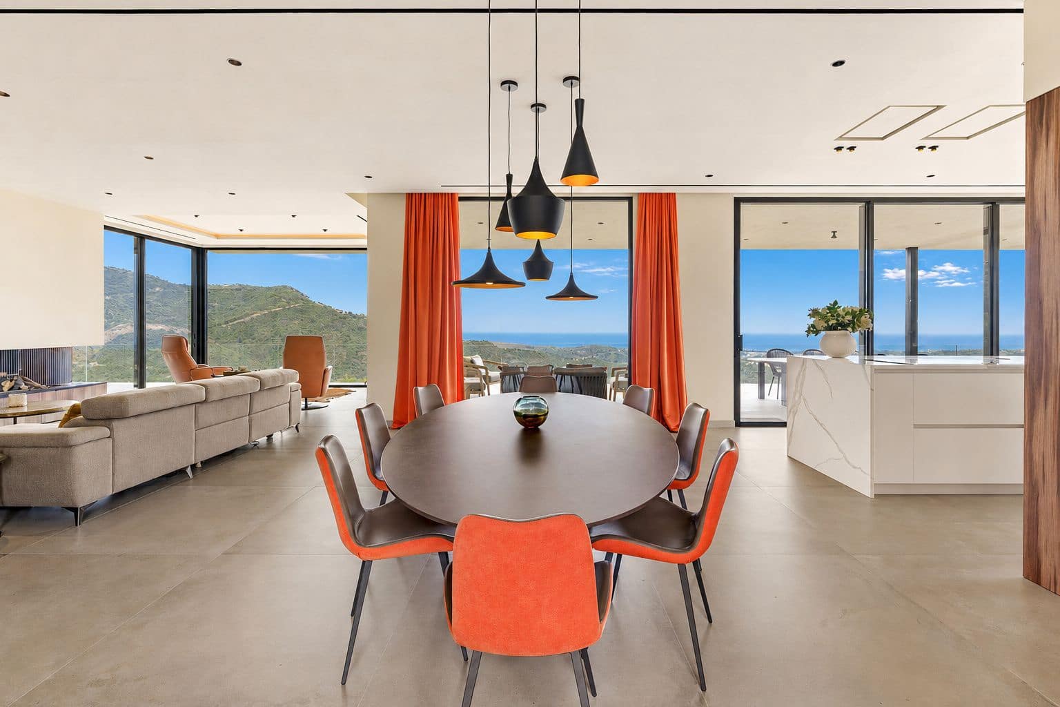 5 bedroom Villa for sale in Benahavis with pool garage - € 4,150,000 (Ref: 9849637)