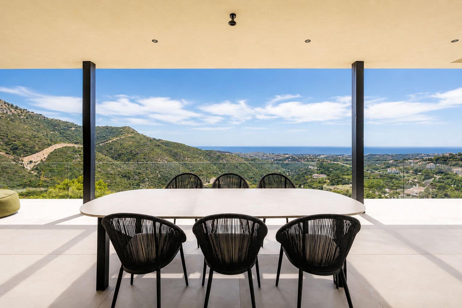 5 bedroom Villa for sale in Benahavis with pool garage - € 4,150,000 (Ref: 9849637)