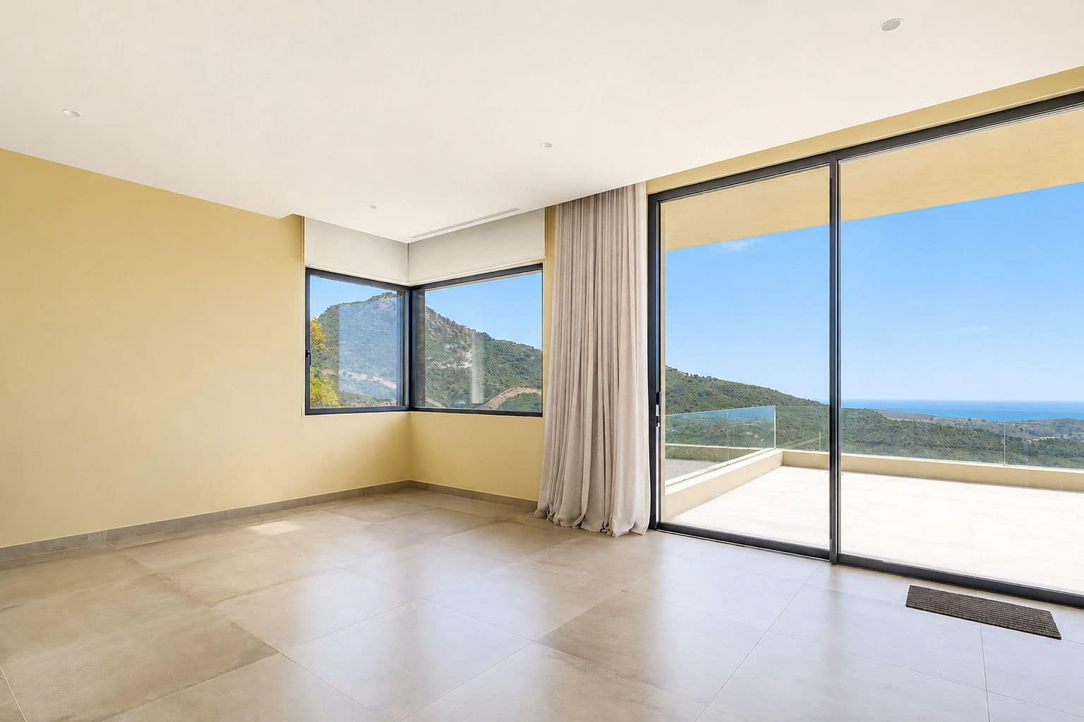 5 bedroom Villa for sale in Benahavis with pool garage - € 4,150,000 (Ref: 9849637)